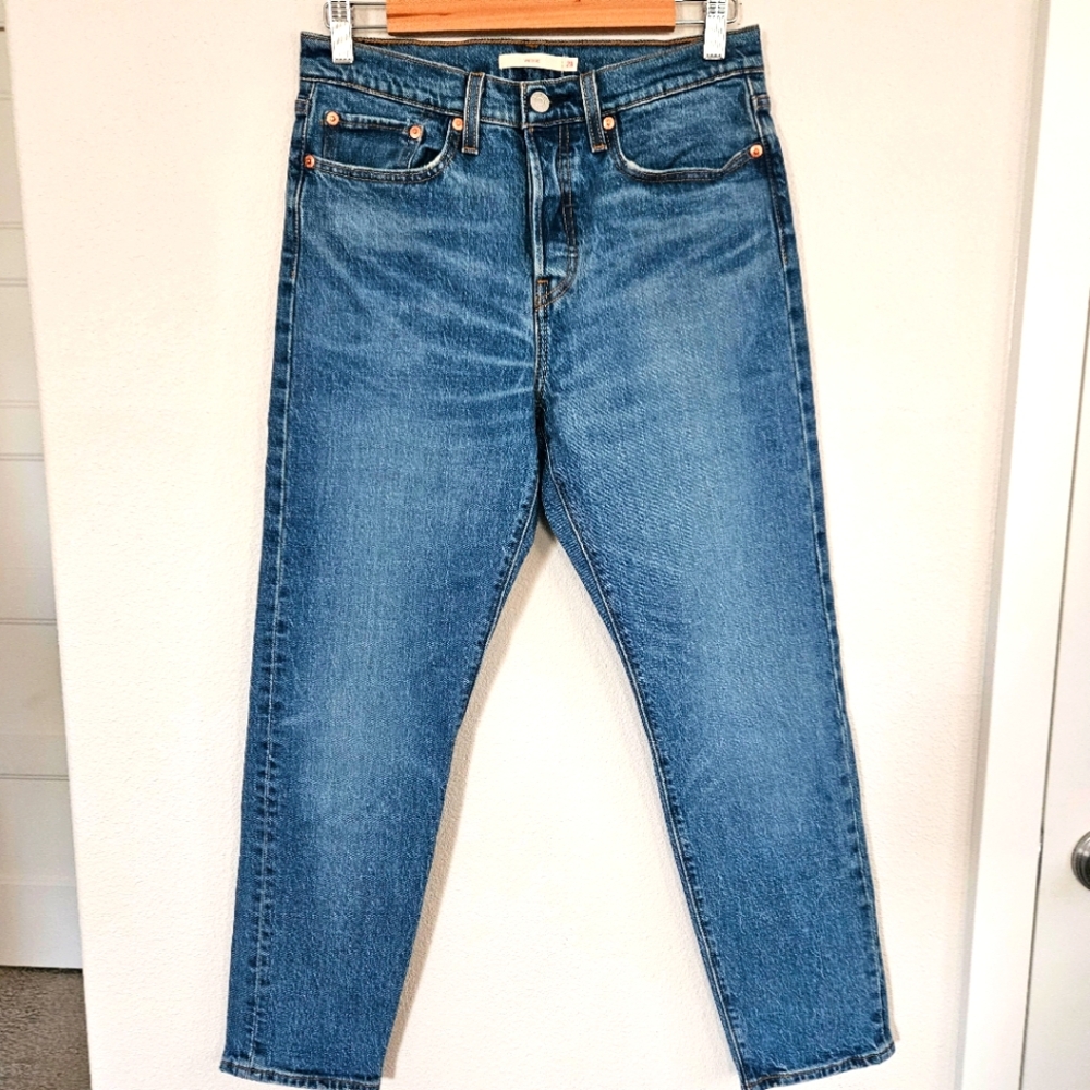 Levi's Premium Wedgie Jeans Size 28